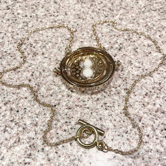 Harry Potter Time Turner Necklace Gold White Sand - Picture 3 of 4